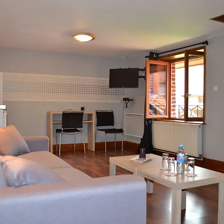 Le Domaine Des Cigognes