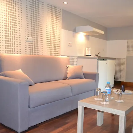 Le Domaine Des Cigognes Hotel Ennevelin