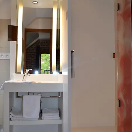 Le Domaine Des Cigognes 호텔