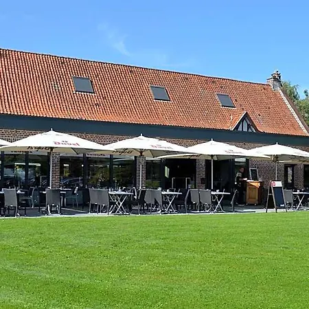 Le Domaine Des Cigognes