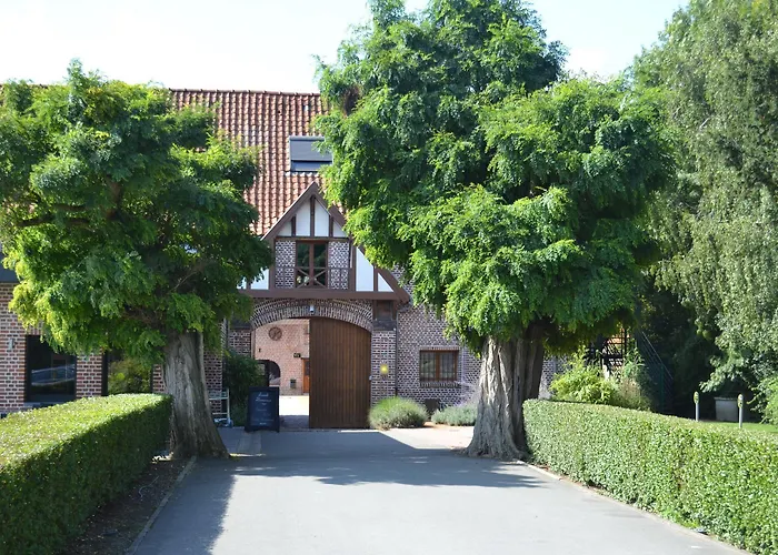 Hotel Le Domaine Des Cigognes 3*