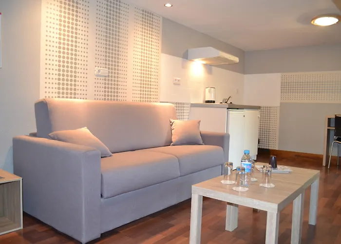 Le Domaine Des Cigognes Hotel Ennevelin