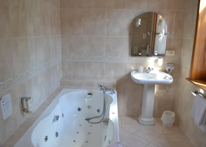 Le Domaine Des Cigognes Hotel 3*