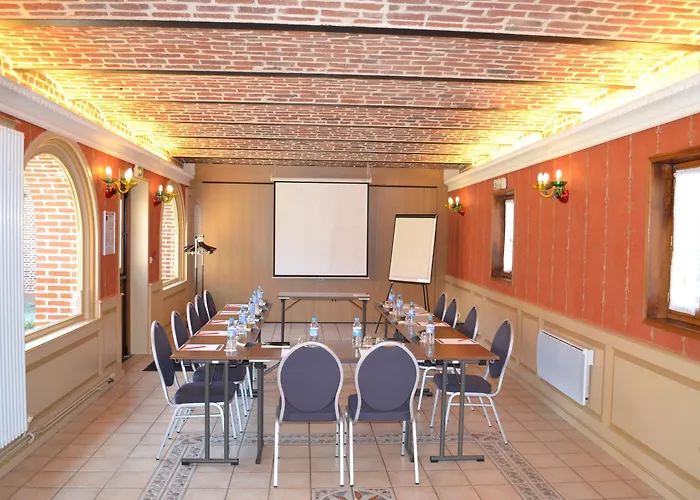 Le Domaine Des Cigognes